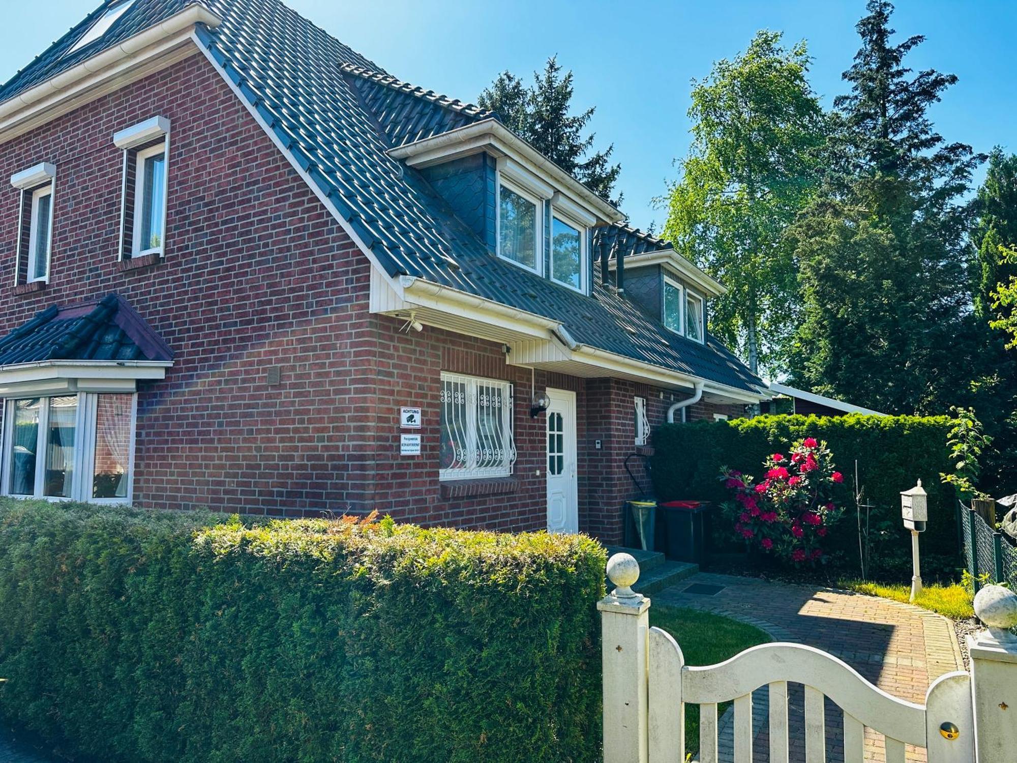 Doppelhaushaelfte Nahe Flughafen Hamburg Apartment Norderstedt Exterior foto